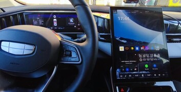 Установка голосового, навигации и приложений на Geely Atlas New в Баймаке